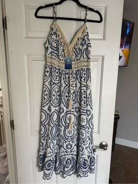 Cupshe Navy & Cream Embroidered Maxi Dress